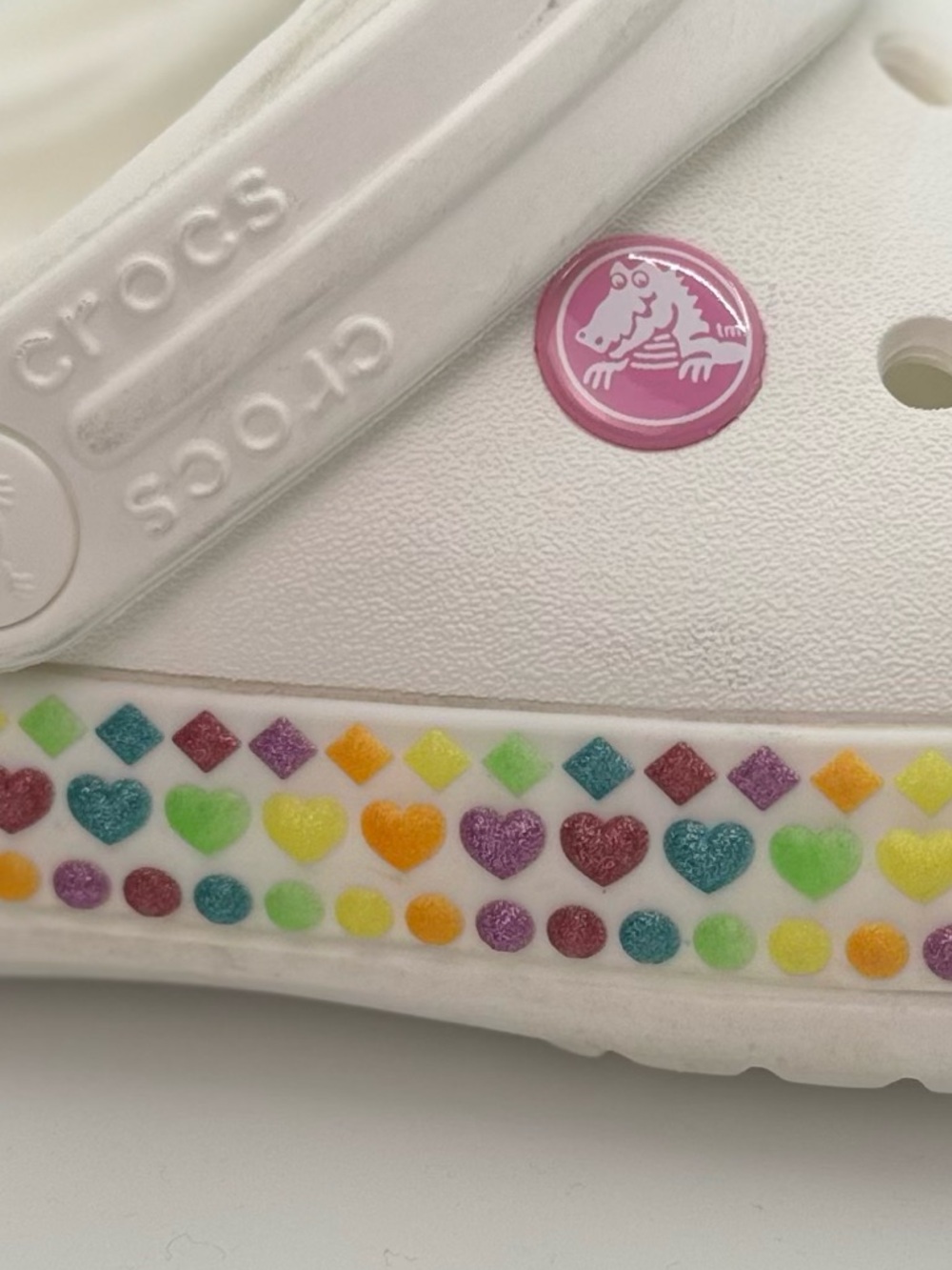 CROCS White Rainbow Kids with Multicolor Glitter Heart Trim size 1 youth girls - Picture 4 of 7